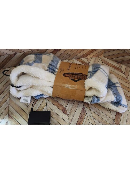 Fashion By Mirabeau Accessories - New Heated Scarf Blue White Plaid Battery Operated Hand Pockets Sherpa Lined